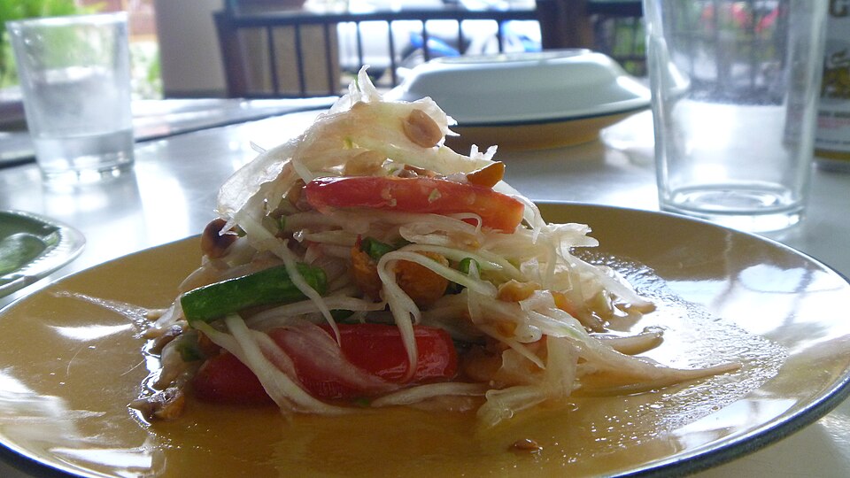 Green papaya salad