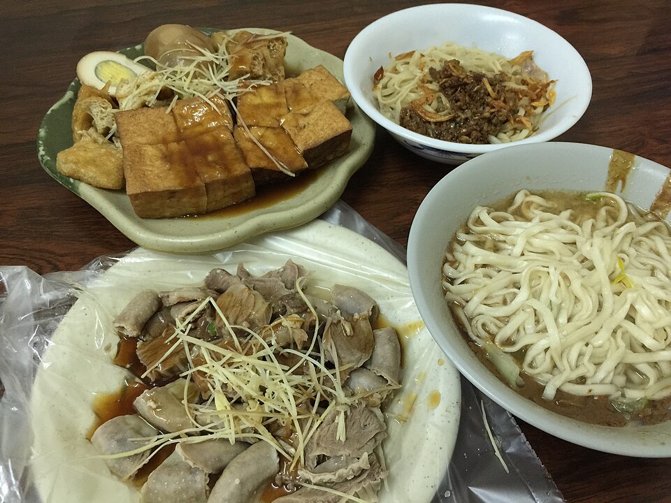 Heibai qie (sliced pork and offal)