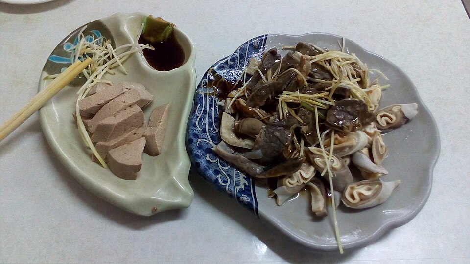 Sliced pork offal (hei bai qie)