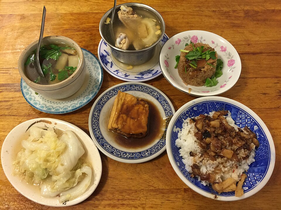 Migao (sticky rice with pork sauce)