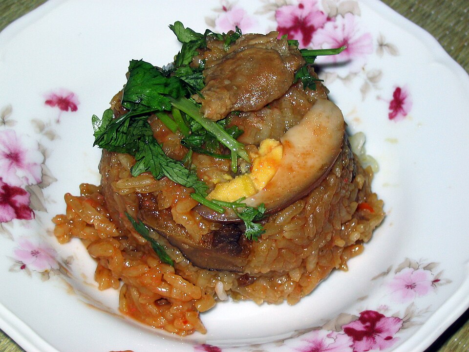Migao (sticky rice with pork sauce)