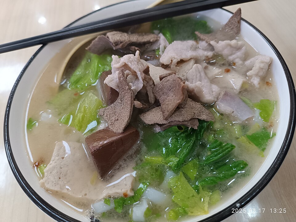 Mixed pork offal soup