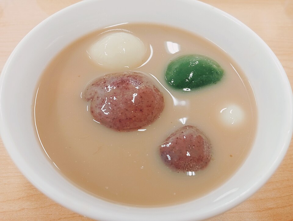 Savoury tangyuan soup