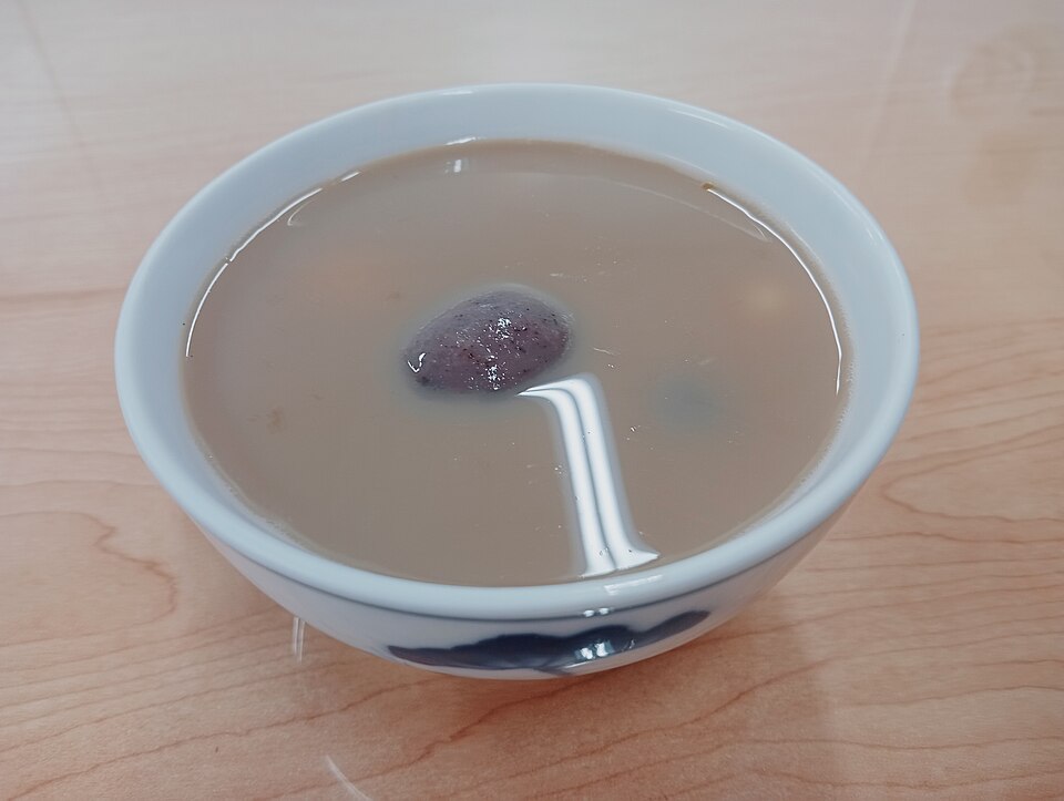 Savoury tangyuan soup