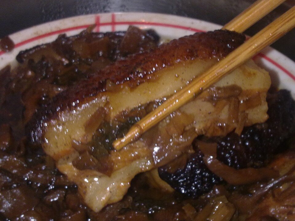 Braised pork belly with taro